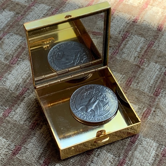 Vintage Cloisonné Pill Box Trinket Box Gold Butterfly - Picture 3 of 5